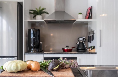 Coles Bay Apartment | Amaroo 2 - Freycinet Holiday Houses