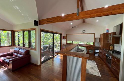 Arakoon House | Amaroo - Bring your own linen