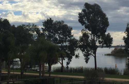 Yarrawonga House | Amaroo by the Lake