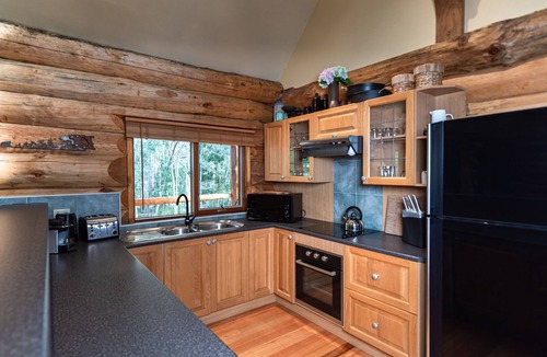 Sawmill Settlement House | Amaruq Log Cabin - Base of Mt Buller - Book Now For Winter!
