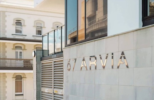Newcastle Apartment | Amazing Apartment - No Platform Fees - Free Wi-Fi