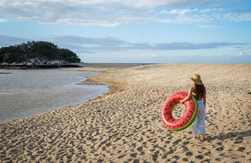 Currimundi Apartment | Amazing Currimundi Lakefront Ocean Penthouse