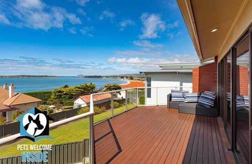 McCracken House | Amazing Ocean Views At This Exclusive 4 BR Holiday Home