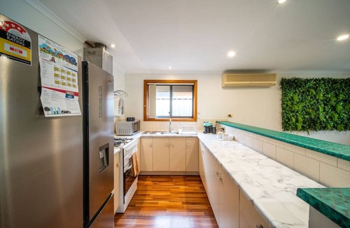 Seacombe Gardens House | Amazon at Seacombe Gardens—Vibrant Family Oasis