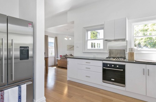 Hobart Central Business District House | Amberley - circa 1880's luxury Ideal larger groups 5 b’rooms sleeps 9