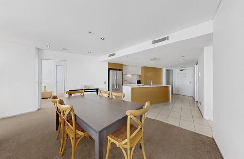 Burleigh Heads Apartment | Ambience on Burleigh Beach
