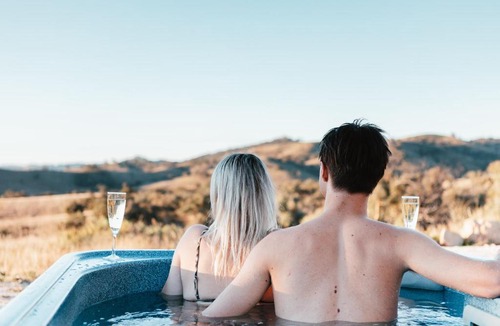 Grattai Cabin | Amethyst - 1 Bed with Hot Tub - Kundalini Lodge