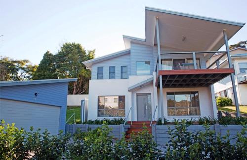 Narooma Hotel | Amooran Oceanside Apartments and Motel