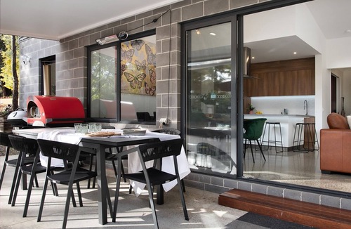 Hepburn House | Amore ~ Hepburn Springs/Daylesford ~ Luxury, Spa, Wood Fire