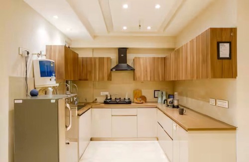Zirakpur Apartment | Amur Stay: Cozy 3 Bedroom flat