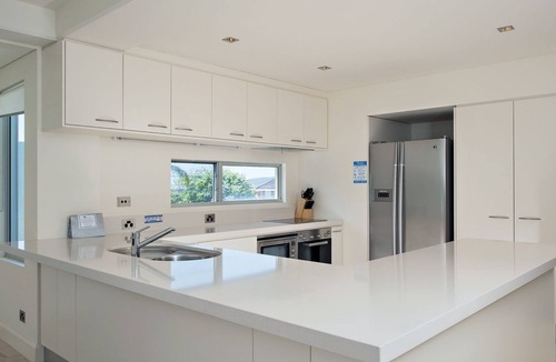 Nelson Bay Apartment | An executive style apartment just steps to the beach