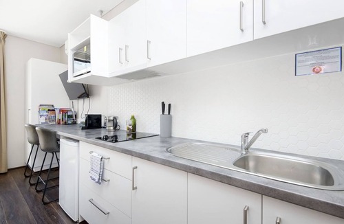 Perth Central Business District Apartment | An Oasis in the City - Studio - by Sepal Stays