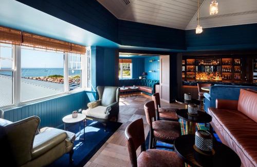 Corlette Hotel | Anchorage Port Stephens