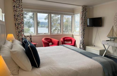 Port Huon Apartment | Anchorage Waterfront Retreat