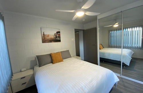 Andergrove Apartment | Andergrove Home with Leafy View with Wi-fi