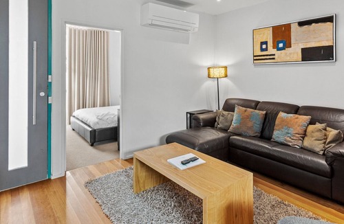 Anglesea Apartment | Anglesea Waterfront Resort 39 - Tennis Court and Pool