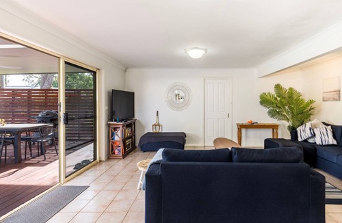 Callala Bay House | Anglesey - Pet Friendly with Pool - 4 Mins Walk to Beach