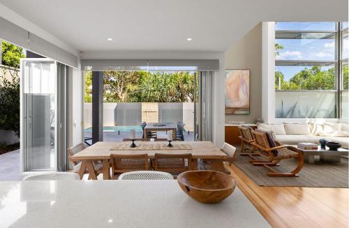 Sunshine Beach House | Anna Superbly Stylish Luxury Townhouse