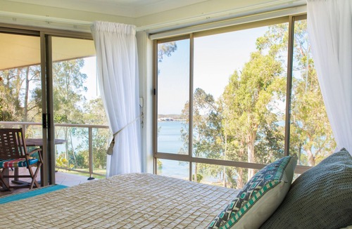 Corlette Bed & Breakfast | Anne's Waterfront Haven B&B