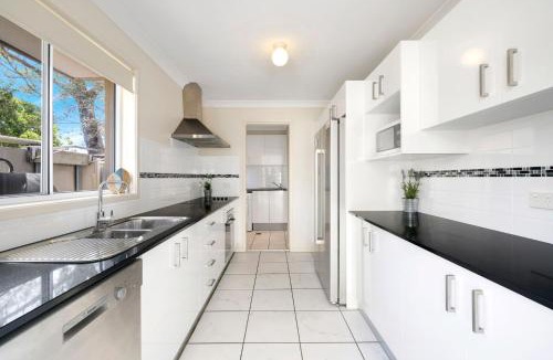 Huskisson House | Annvilla by Book Jervis Bay