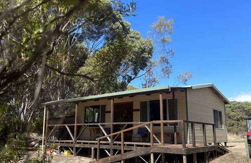 Antechamber Bay Cabin | Antechamber Bay Eco Cabins