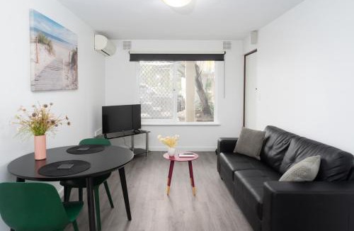 Rivervale Hotel | Apartment 16 Burswood