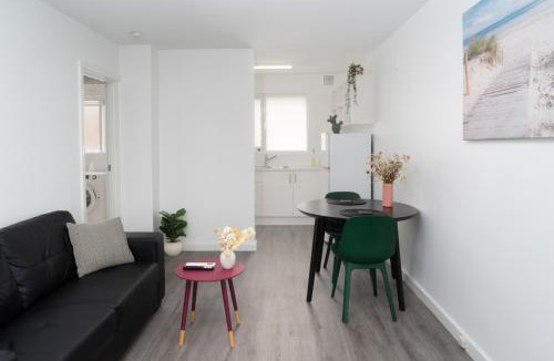 Rivervale Hotel | Apartment 16 Burswood