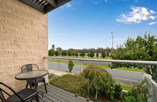 Shepparton South Apartment | Apartment 3 · Central Shepparton opposite Lake Victoria 3