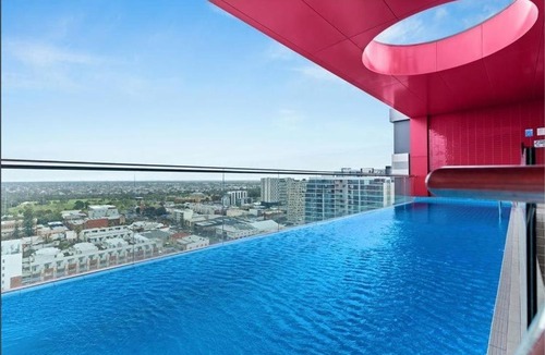 Adelaide Central Business District Apartment | Apartment in Adelaide CBD with parking