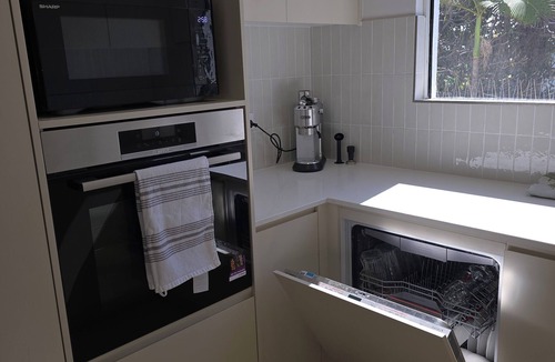 North Ward Apartment | Apartment on The Strand - 2 Bed 2 Bath in a gated complex.