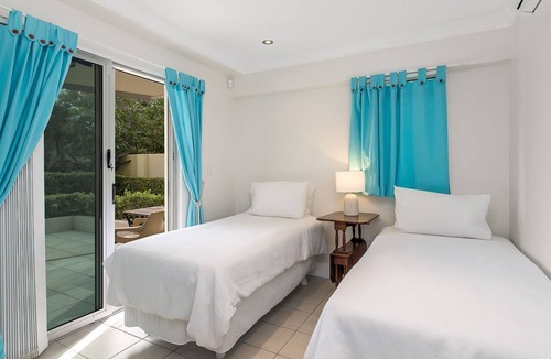 Tugun Apartment | Aqua Solai 2 - Absolute Beachfront Tugun - Min. 3 night stays!