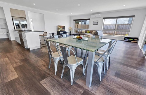 Eagle Point House | Aqua Views: Views towards the beautiful Gippsland Lakes and Eagle Point Bay