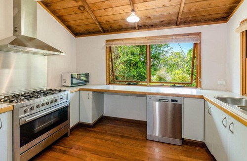 Angourie House | Aqualuna- Excellent surfing beaches - FREE WIFI
