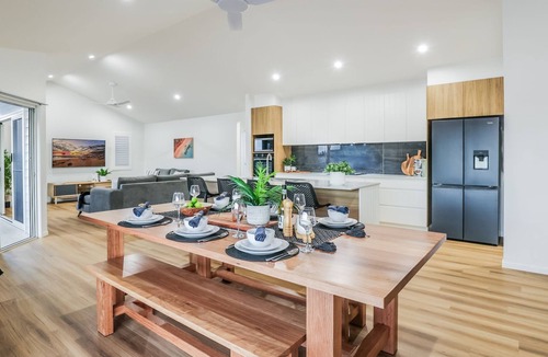 Agnes Water House | Aquatic Abode - stunning new 4 bedroom with air con & pool.
