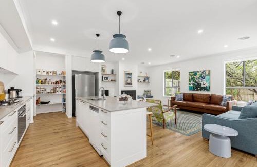 Point Lonsdale House | Arbroath