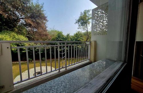 DLF Phase 3 Hotel | Arch Place