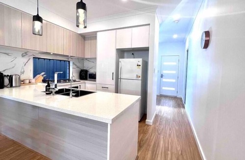 Tranmere House | Archies townhouse 3 bdrm, sleeps 5, wifi, AC