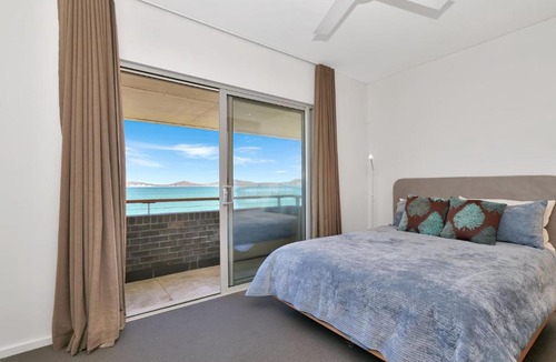 Hawks Nest House | Architectural Design on the Beach