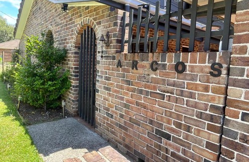 Hat Head House | Arcos