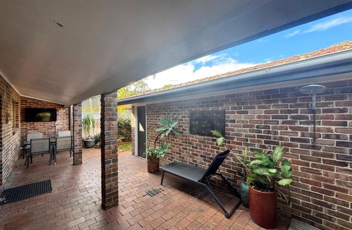 Hat Head House | Arcos