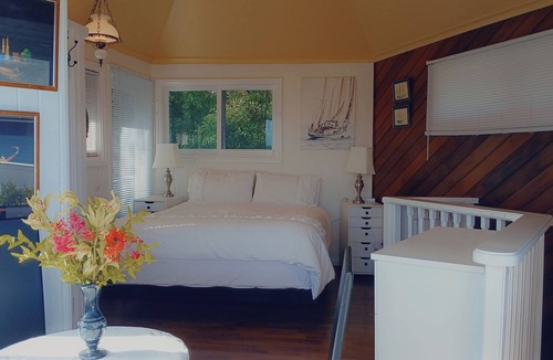 Broken Head House | Ardeevin Panorama ocean views private secluded boarding on nature reserve.