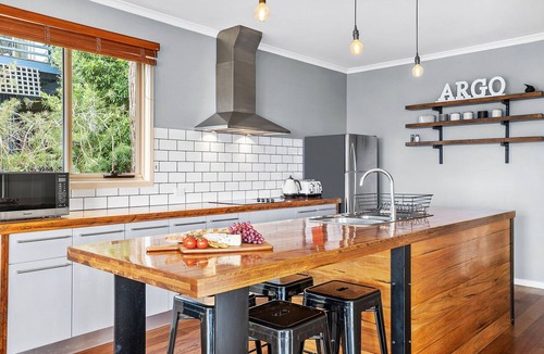 Lorne House | Argo