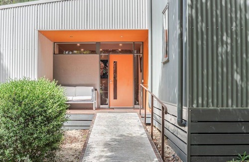 Trentham House | Aria House ~ Relaxing bush setting