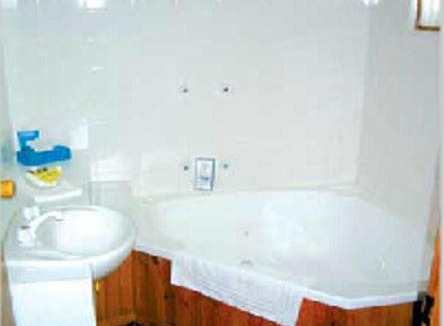 Waurn Ponds Hotel | Aristocrat Waurnvale