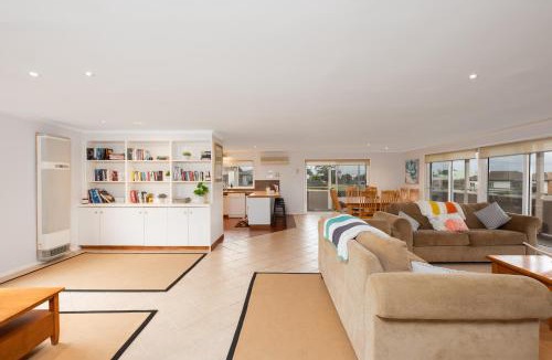 Portarlington Apartment | Arlingtons Holiday Accommodation