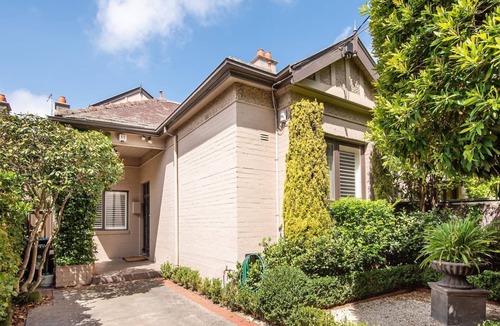 Armadale House | Armadale Elegance a beautiful home close to High Street