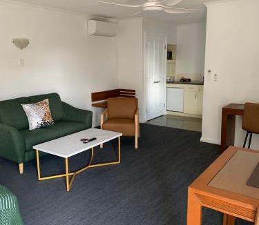 Armidale City Centre Hotel | Armidale Pines Motel