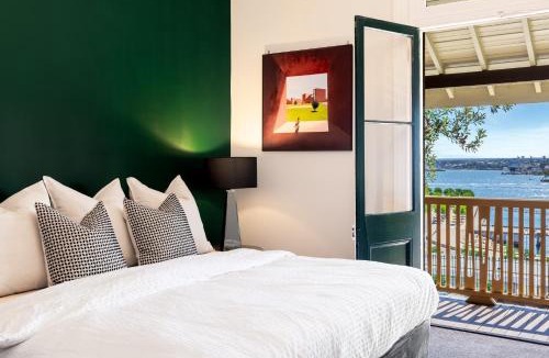 Millers Point Apartment | Art Deco Harbour Suite with Private Rooftop - Walk to Circular Quay