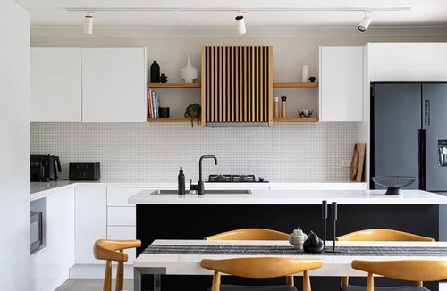 Calare House | Artful Abode - Duntryleague, Vibrant Decor