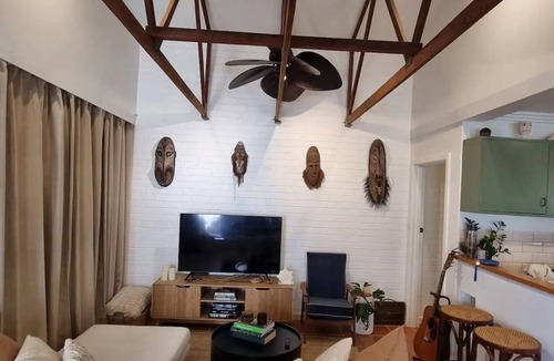 Wembley Downs Villa | Artist Designed, Cosy Coastal Holiday Home